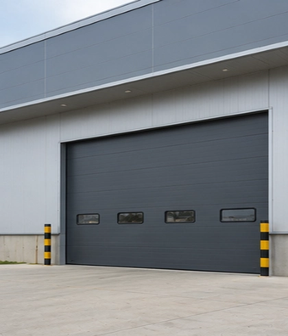 Jasa pemasangan Sectional Doors untuk pabrik manufaktur modern